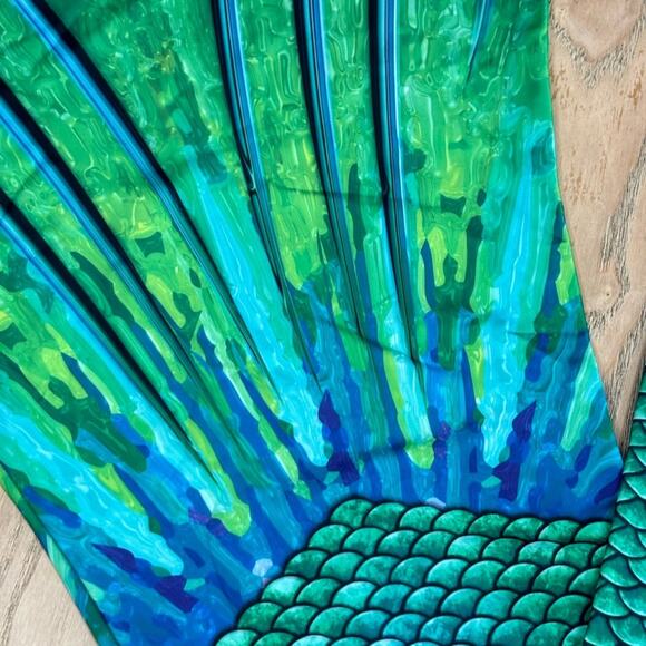 NWT Sun Tails Mermaid Tail Size 7-11 Siren Green - Green Monofin - Picture 5 of 9